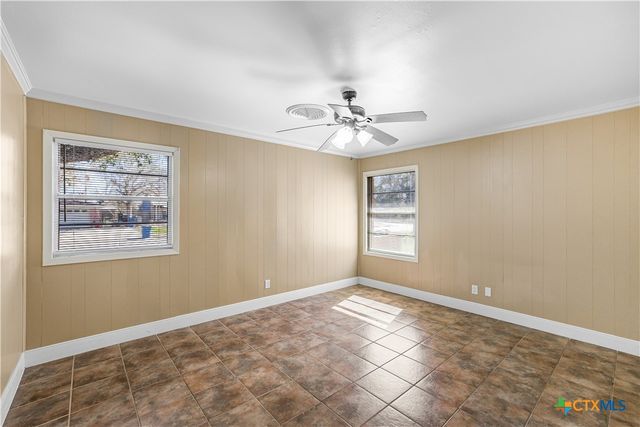 121 Bonham Street, Port Lavaca, TX 77979