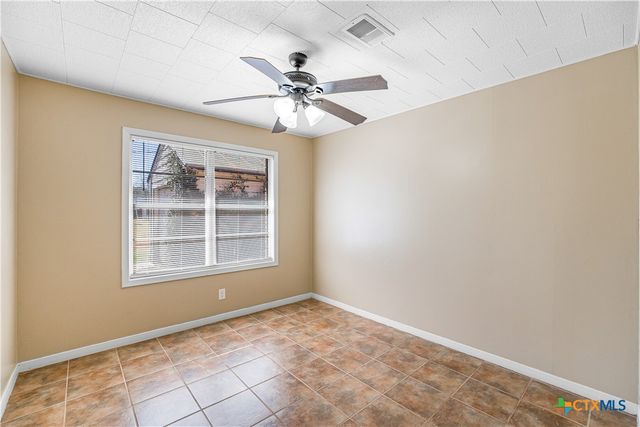 121 Bonham Street, Port Lavaca, TX 77979