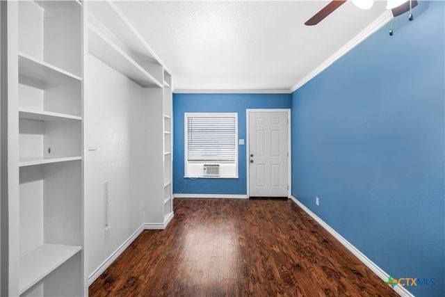 121 Bonham Street, Port Lavaca, TX 77979