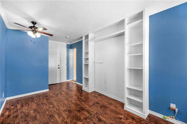 121 Bonham Street, Port Lavaca, TX 77979