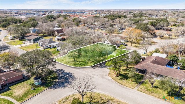 121 Bonham Street, Port Lavaca, TX 77979