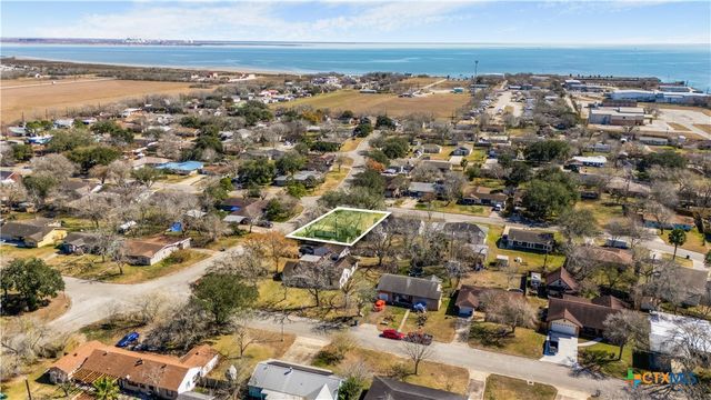121 Bonham Street, Port Lavaca, TX 77979