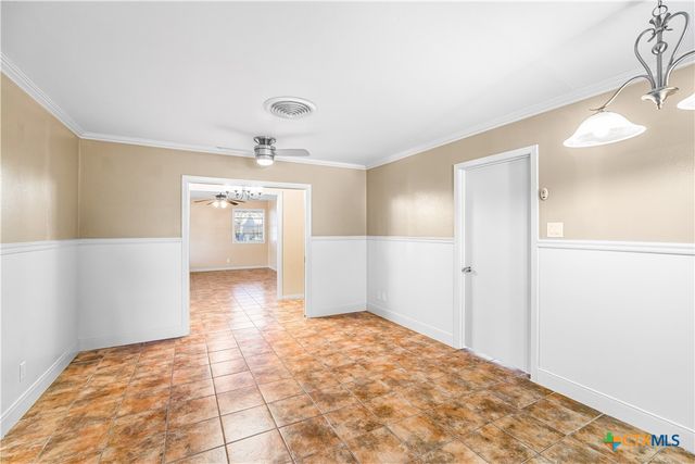 121 Bonham Street, Port Lavaca, TX 77979