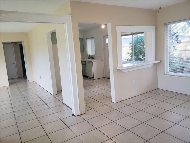 7475 19TH AVENUE N, St Petersburg, FL 33710