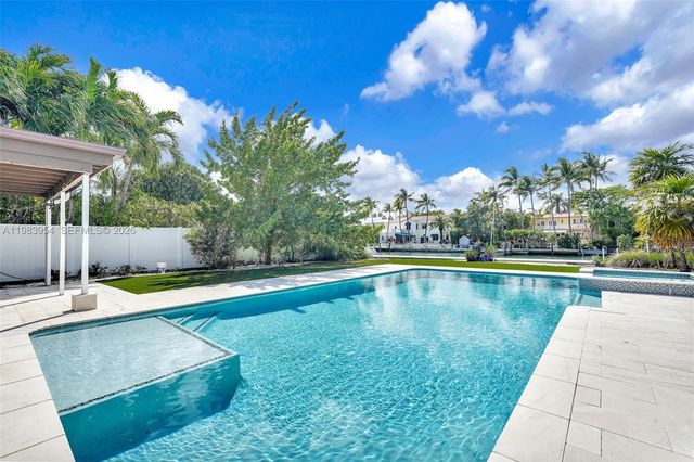 4560 Prairie Avenue, Miami Beach, FL 33140