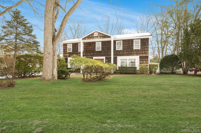 62 Canterbury Drive, Hauppauge, NY 11788