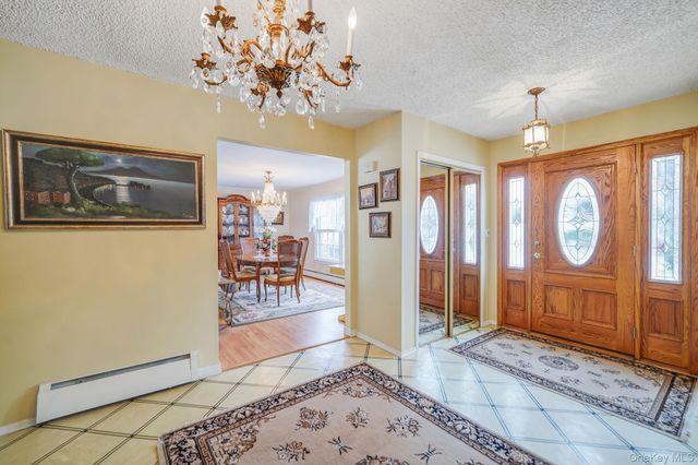 62 Canterbury Drive, Hauppauge, NY 11788