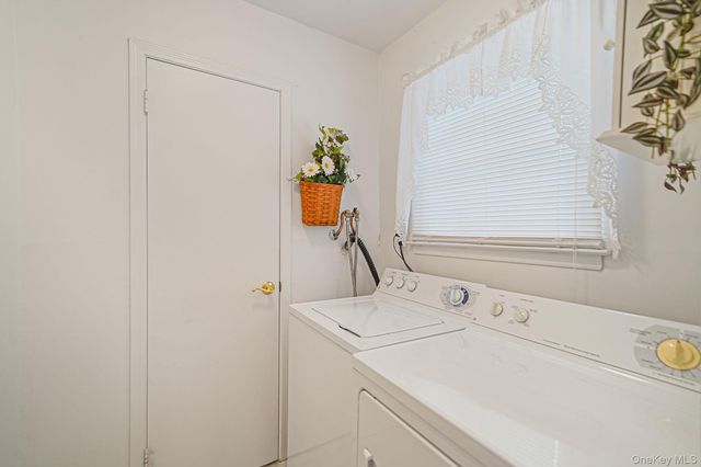 62 Canterbury Drive, Hauppauge, NY 11788