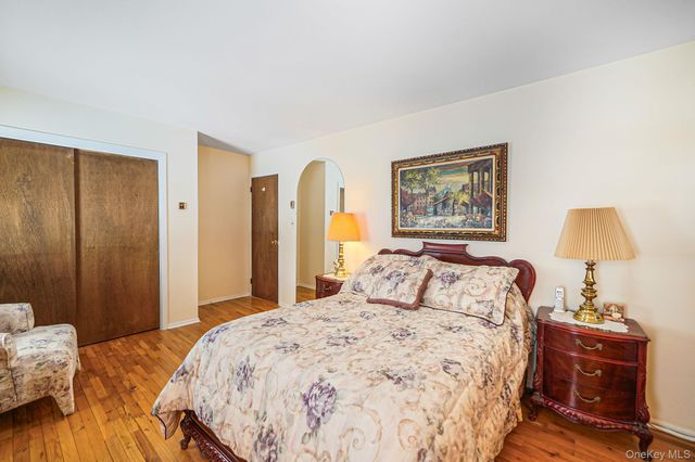 62 Canterbury Drive, Hauppauge, NY 11788