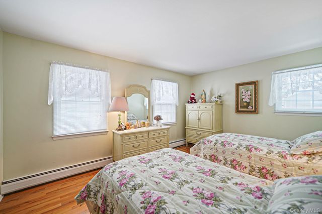 62 Canterbury Drive, Hauppauge, NY 11788