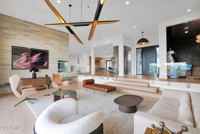 5632 N CAMELBACK CANYON Drive, Phoenix, AZ 85018