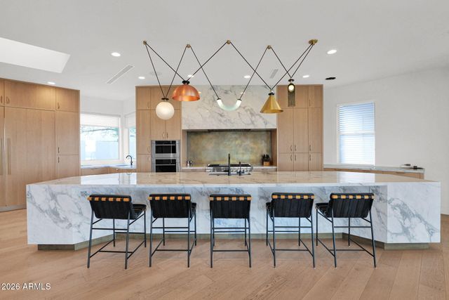 5632 N CAMELBACK CANYON Drive, Phoenix, AZ 85018