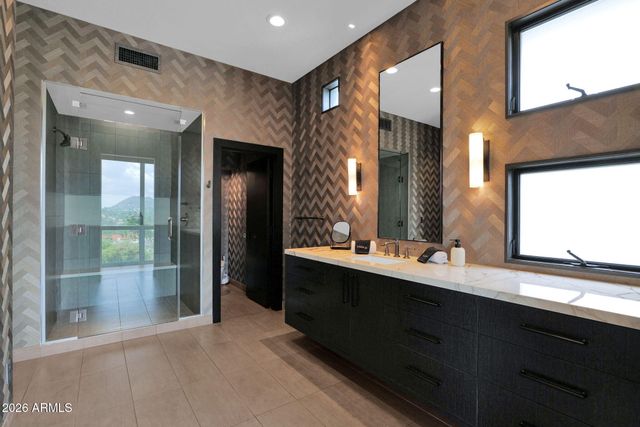 5632 N CAMELBACK CANYON Drive, Phoenix, AZ 85018