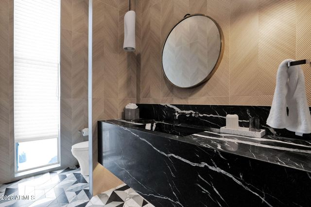 5632 N CAMELBACK CANYON Drive, Phoenix, AZ 85018