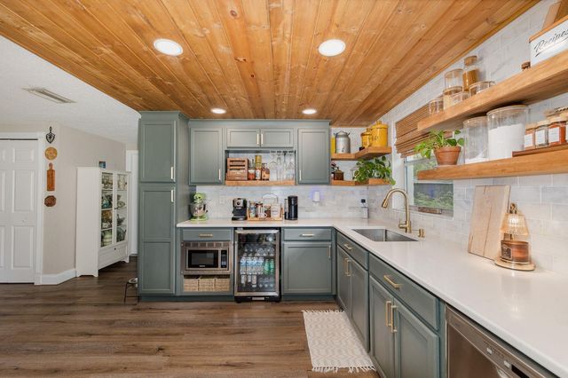 12600 CANTON AVENUE, Hudson, FL 34669