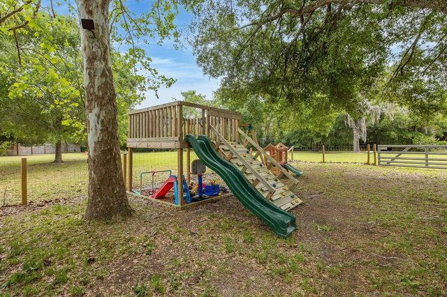 12600 CANTON AVENUE, Hudson, FL 34669