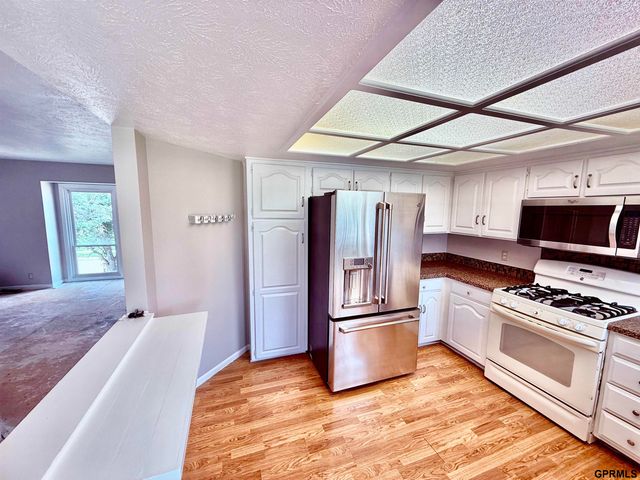 5025 S 163rd Street, Omaha, NE 68135