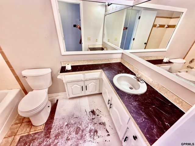 5025 S 163rd Street, Omaha, NE 68135