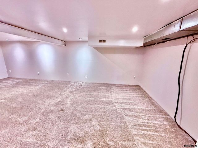 5025 S 163rd Street, Omaha, NE 68135