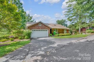 156 Circle Top Drive, Hendersonville, NC 28739