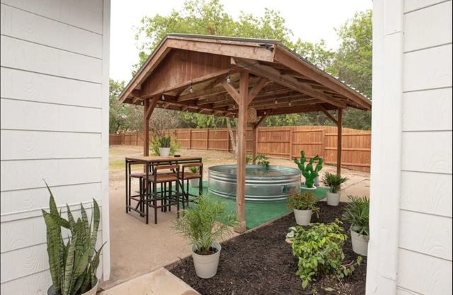 1225 S Brazos Street, Weatherford, TX 76086