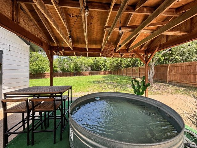 1225 S Brazos Street, Weatherford, TX 76086
