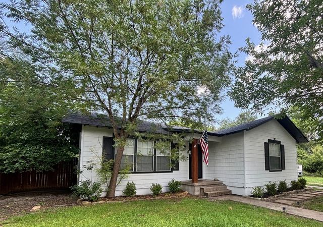 1225 S Brazos Street, Weatherford, TX 76086