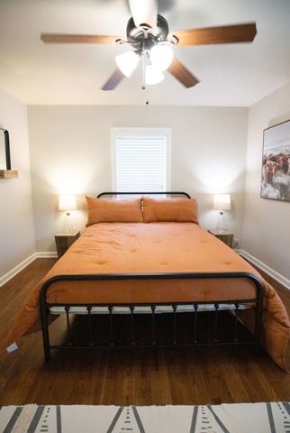 1225 S Brazos Street, Weatherford, TX 76086