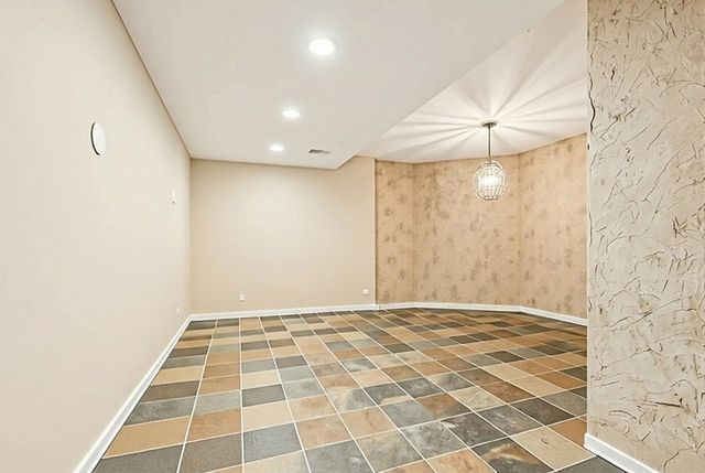 691 Reserve Court, South Elgin, IL 60177