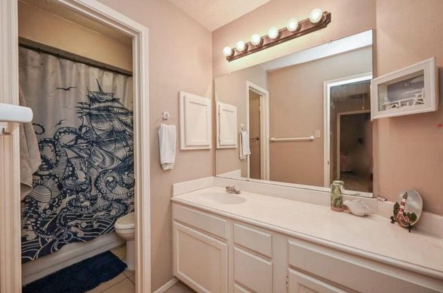 1013 Chesterwood Drive, Pearland, TX 77581