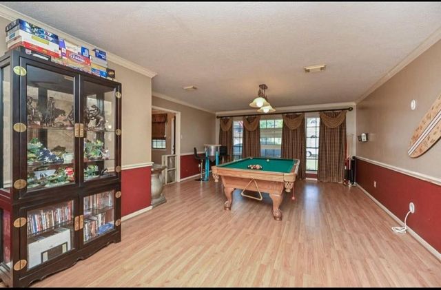 1013 Chesterwood Drive, Pearland, TX 77581