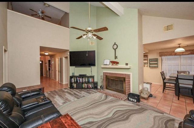 1013 Chesterwood Drive, Pearland, TX 77581