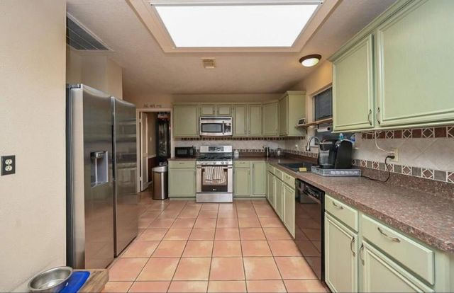 1013 Chesterwood Drive, Pearland, TX 77581