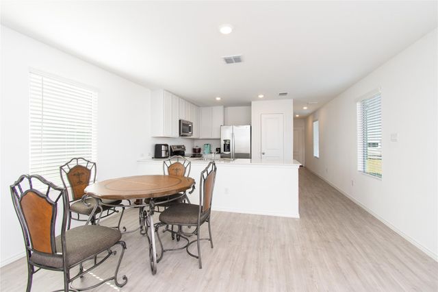 539 Commander Abbott DR, Jarrell, TX 76537