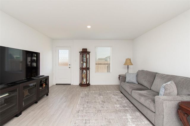 539 Commander Abbott DR, Jarrell, TX 76537