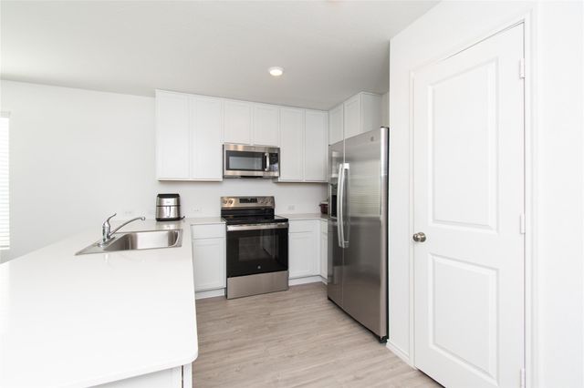 539 Commander Abbott DR, Jarrell, TX 76537