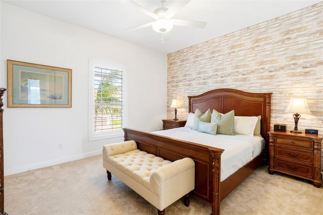 356 BELLEAIR DRIVE NE, St Petersburg, FL 33704