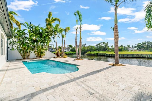 356 BELLEAIR DRIVE NE, St Petersburg, FL 33704