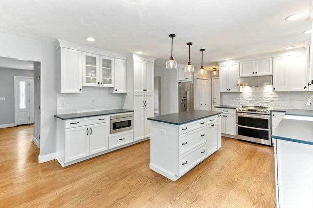 15 Freedom Trail, Mansfield, MA 02048