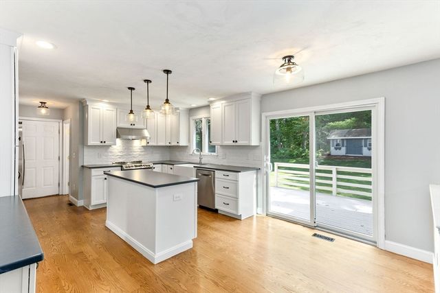 15 Freedom Trail, Mansfield, MA 02048