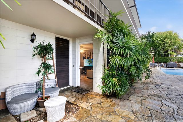 1190 Wilder Avenue 102, Honolulu, HI 96822