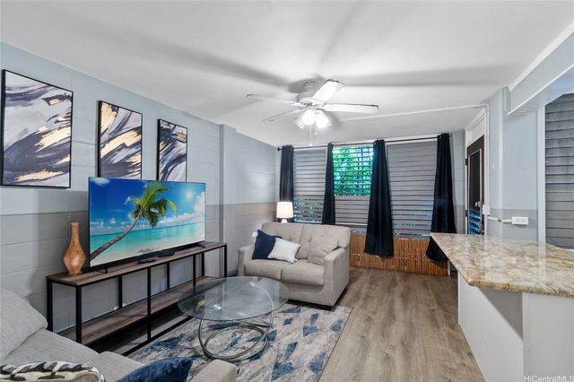 1190 Wilder Avenue 102, Honolulu, HI 96822