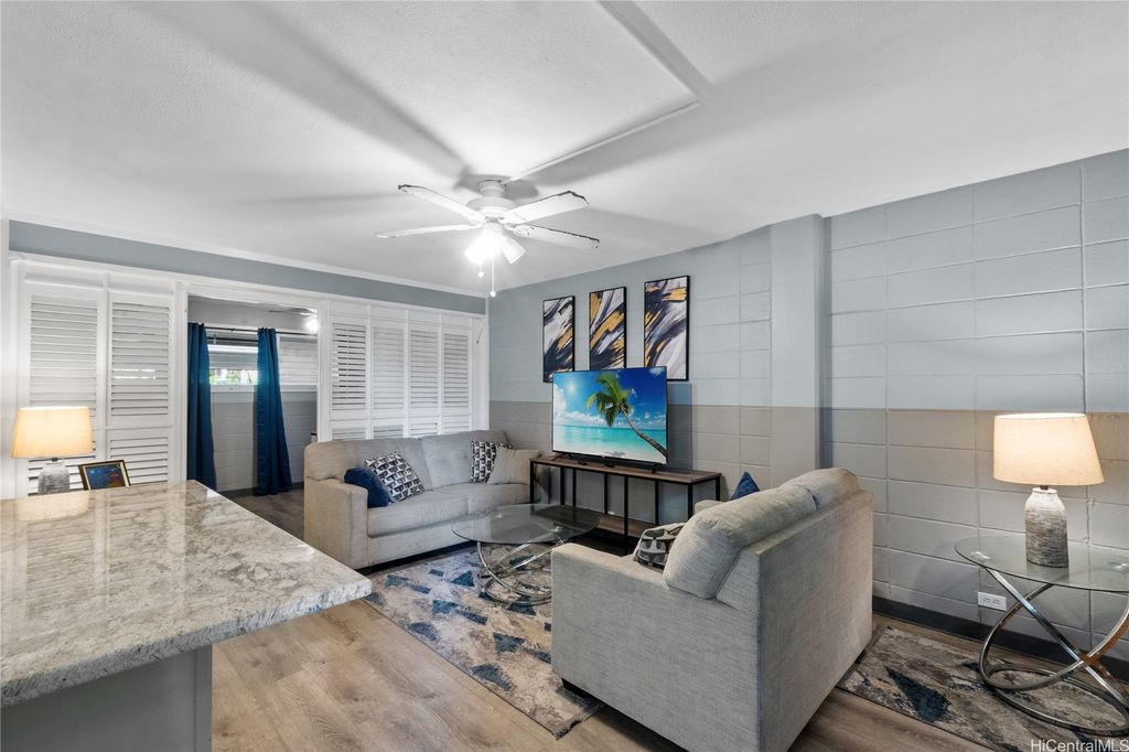 1190 Wilder Avenue 102, Honolulu, HI 96822