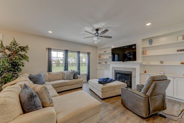 13272 Light Avenue, Dyer, IN 46311