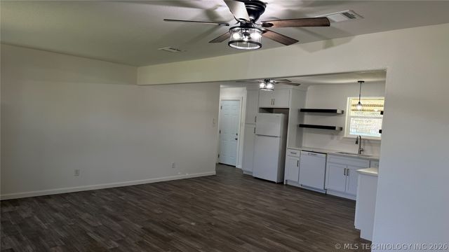 34 1st, Cartwright, OK 74731