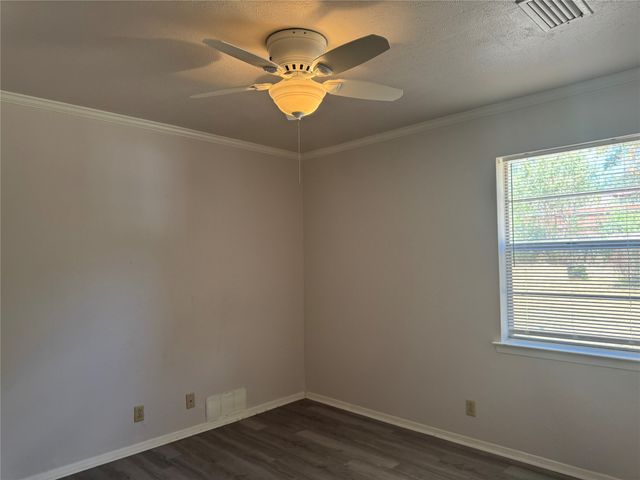 1229 Greenbrier Drive, Mesquite, TX 75149