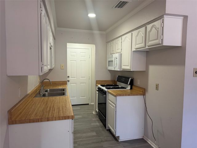 1229 Greenbrier Drive, Mesquite, TX 75149