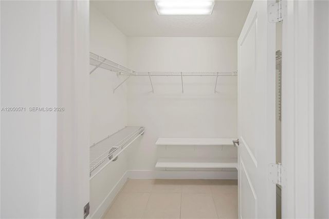 8265 NW 41st St C-202, Doral, FL 33166
