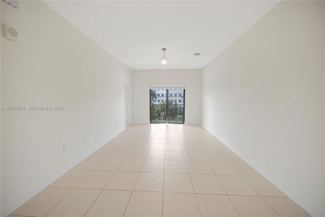 8265 NW 41st St C-202, Doral, FL 33166