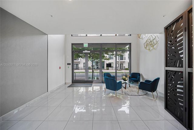 8265 NW 41st St C-202, Doral, FL 33166